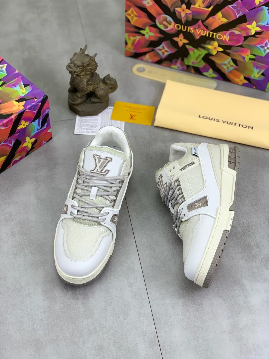 Men's men's shoes 💰P580 New style 💰💎💎Latest color High version 2025Louis*Vuitto* LV Traine Catwalk TRAINER outsole and fabric private model A shoe that definitely costs a lot of money and effort. This series was designed after the arrival of Vifgil. It is favored by many fans every season. Original TPU outsole Original packaging Color: black Available in white (available from stock, super fast shipping) Code number: 35-46